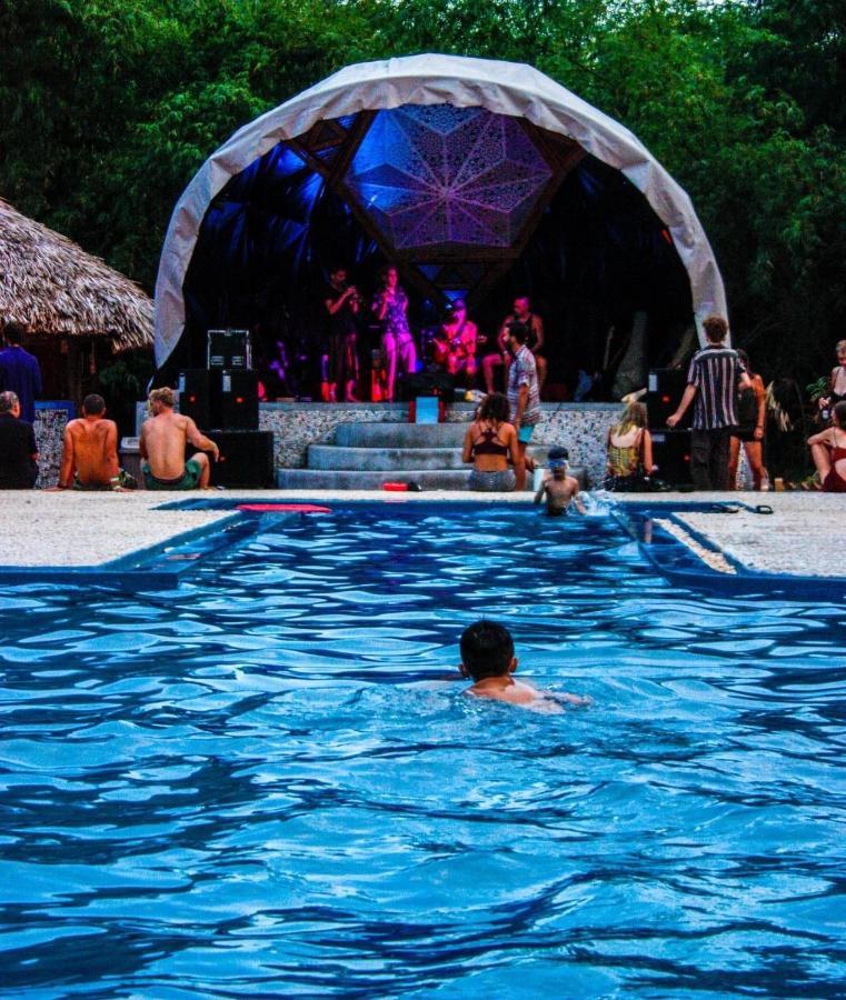 Woodstock Jungle Camp Hostel Hien Hao Exterior photo